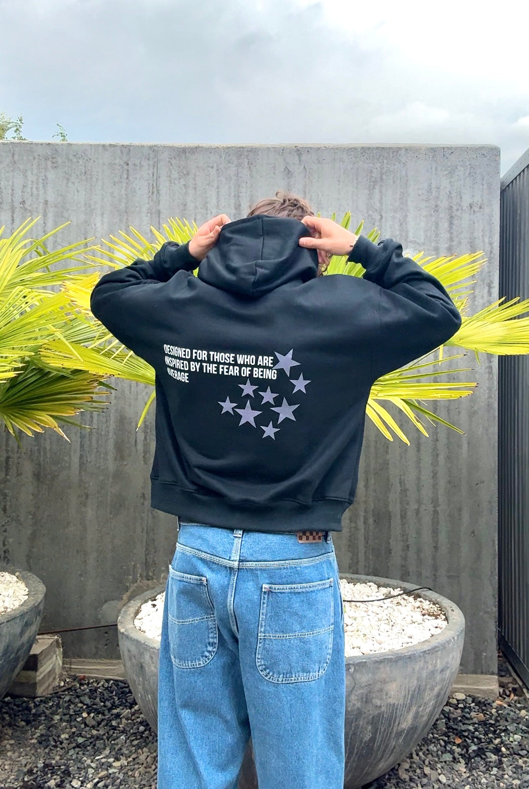 COSMIC HOODIE (NEGRO)