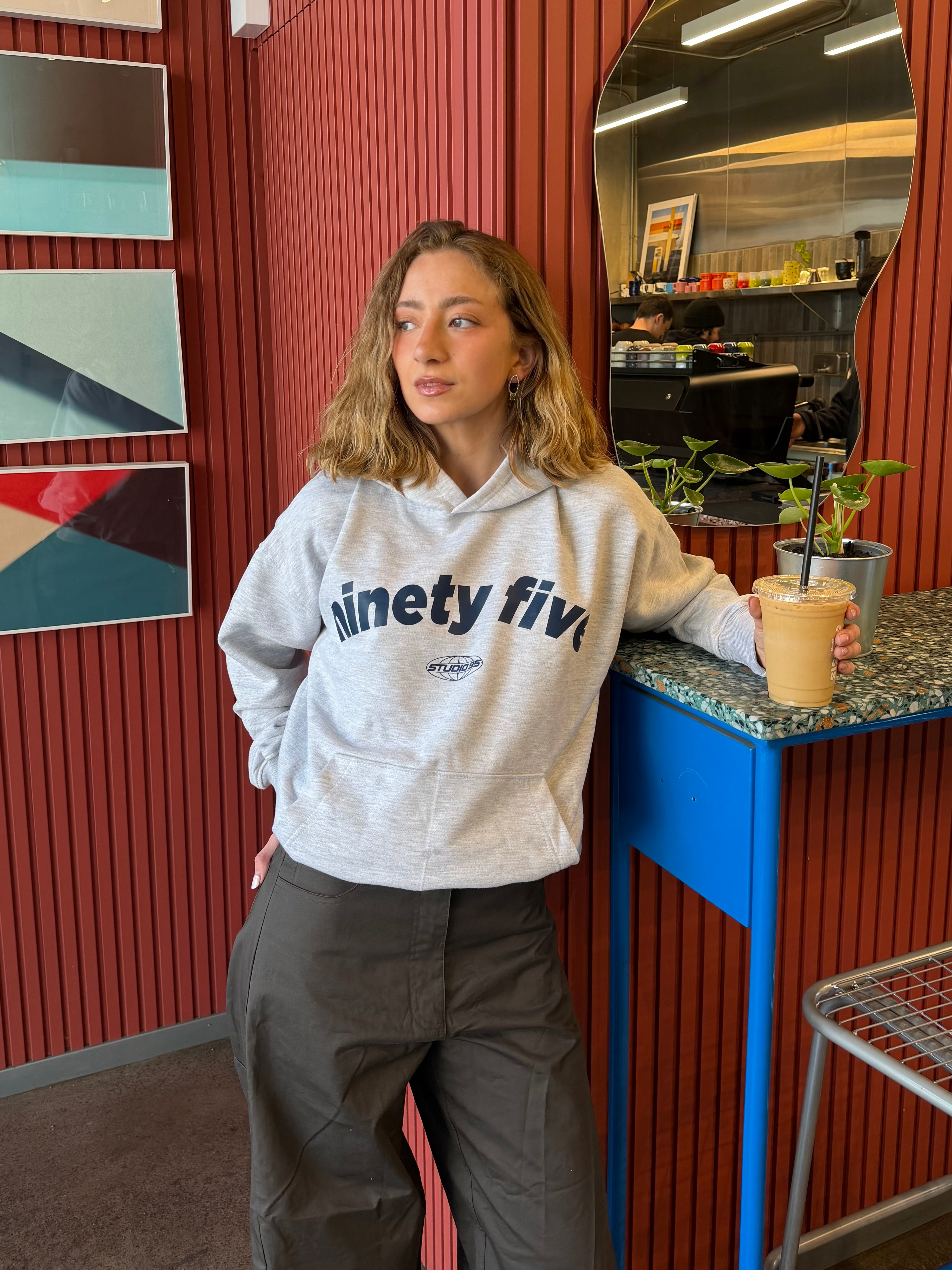 ESSENTIAL HOODIE (GRIS)