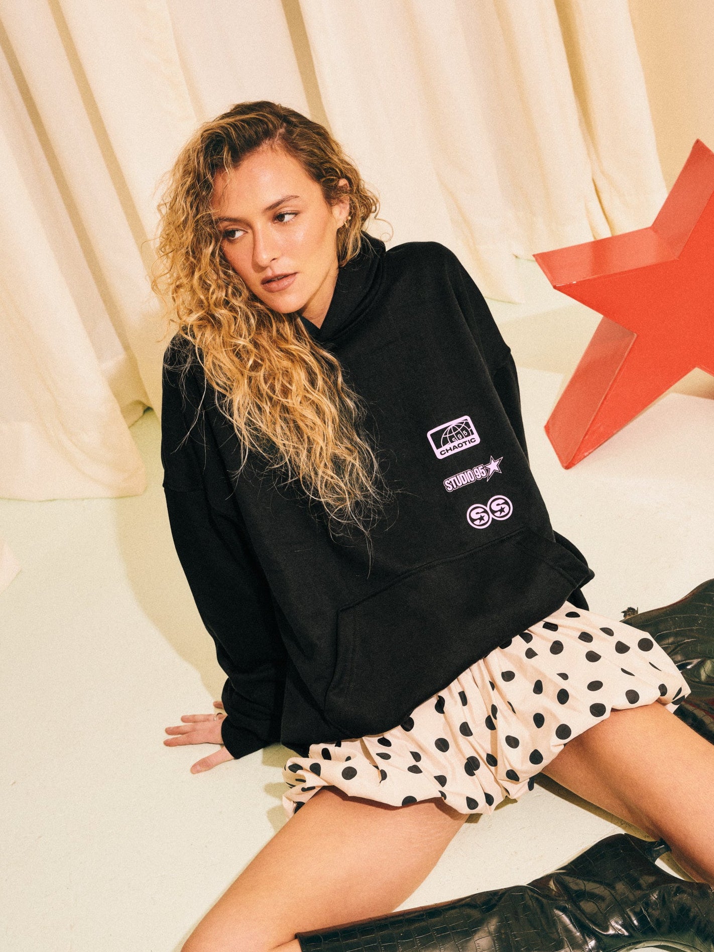 SIGNATURE HOODIE