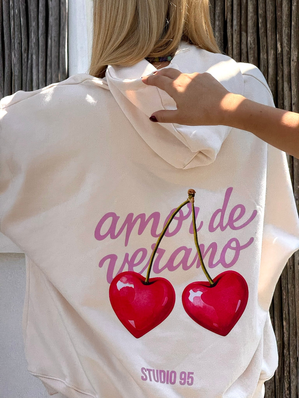 #20 AMOR DE VERANO HOODIE (L/XL)