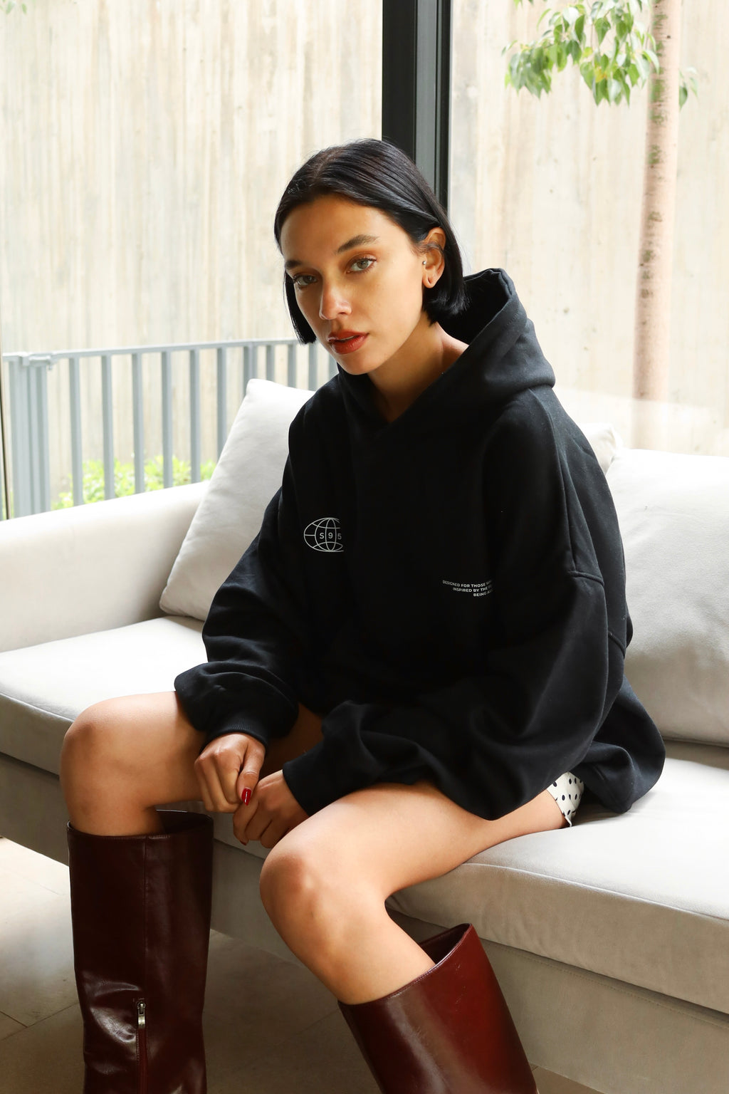 COSMIC HOODIE (NEGRO)