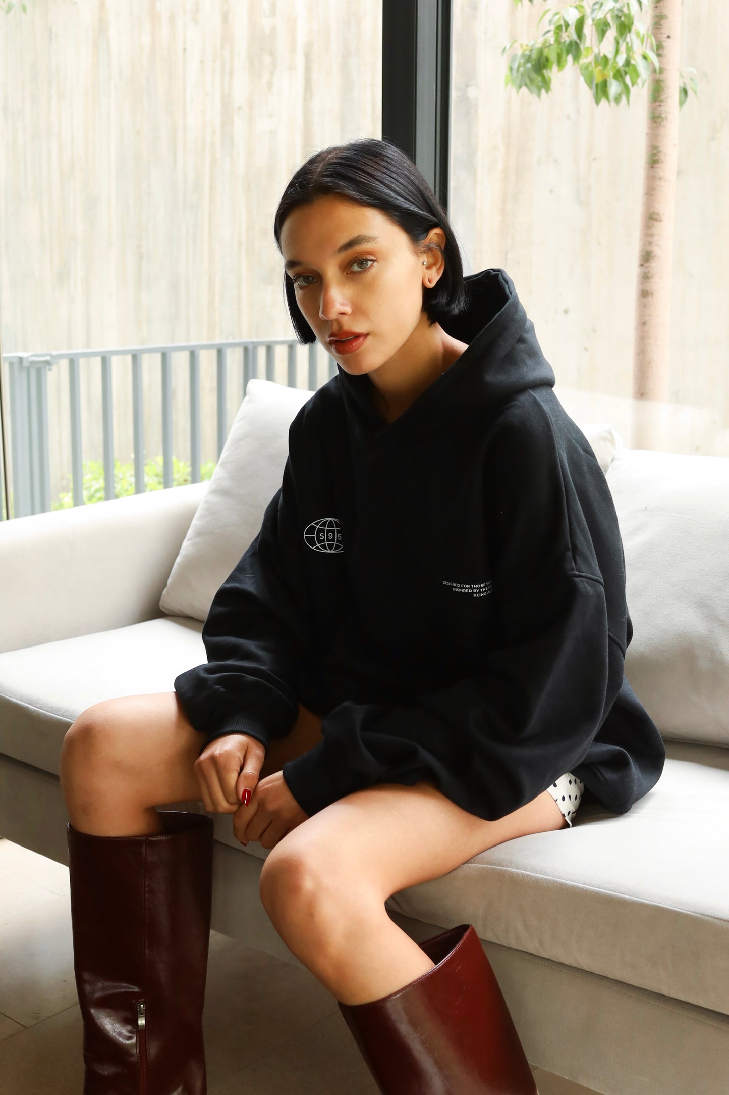 COSMIC HOODIE (NEGRO)