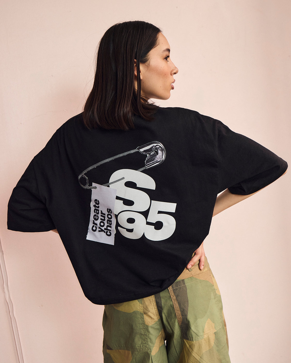 PINNED TEE