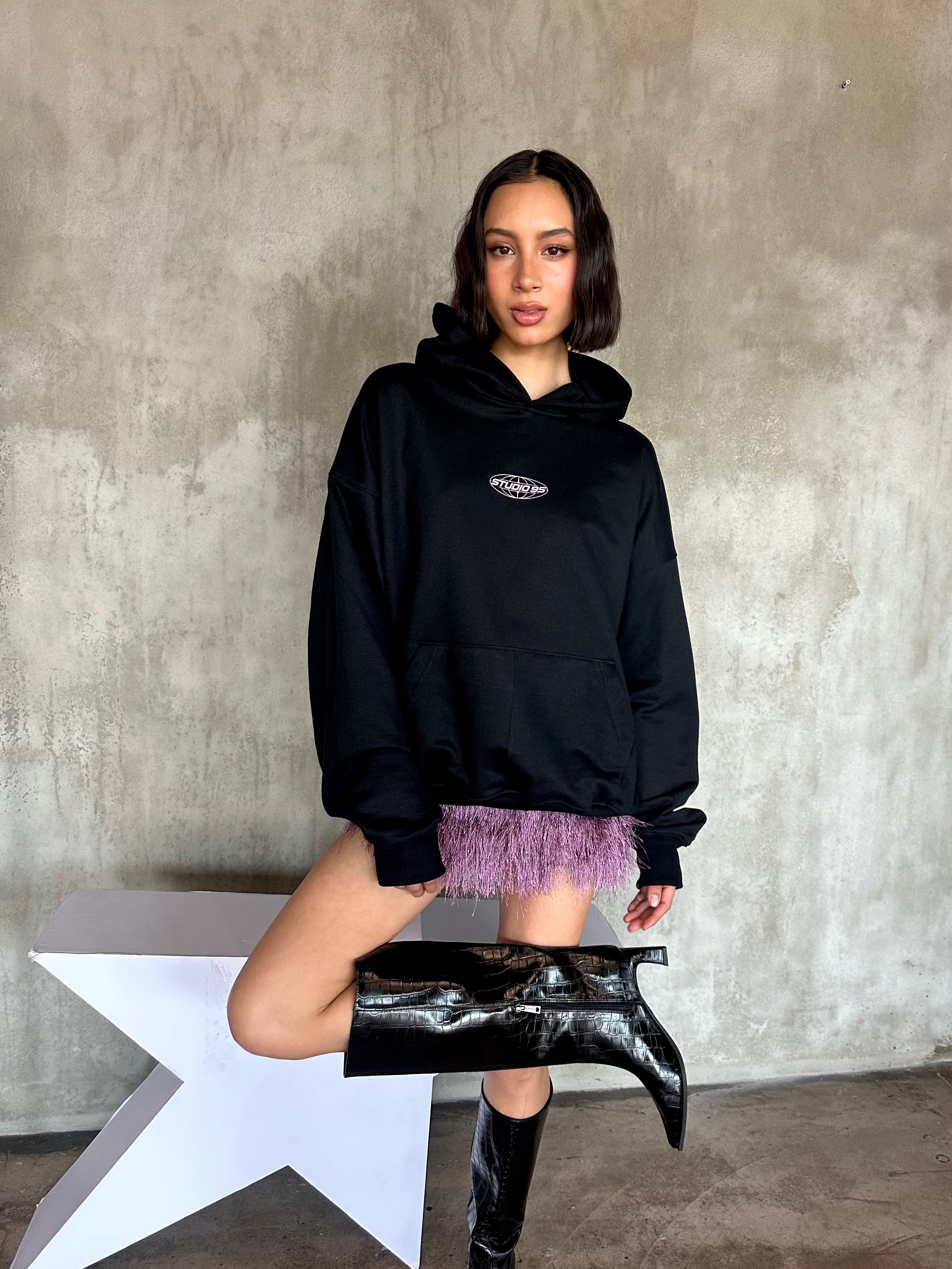 CHAOS CLUB HOODIE (NEGRO)
