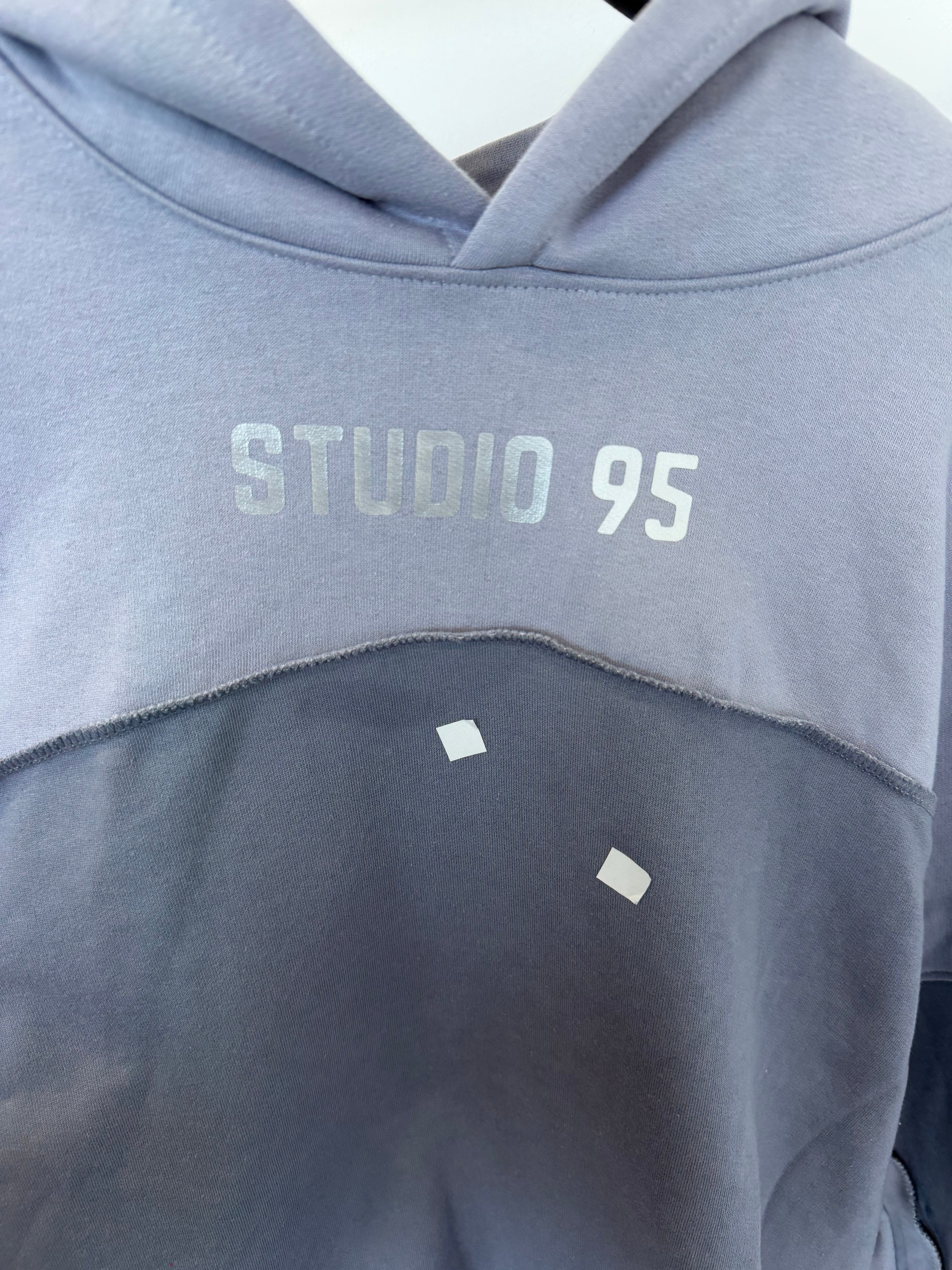 #19 SILVER HOODIE (L/XL)