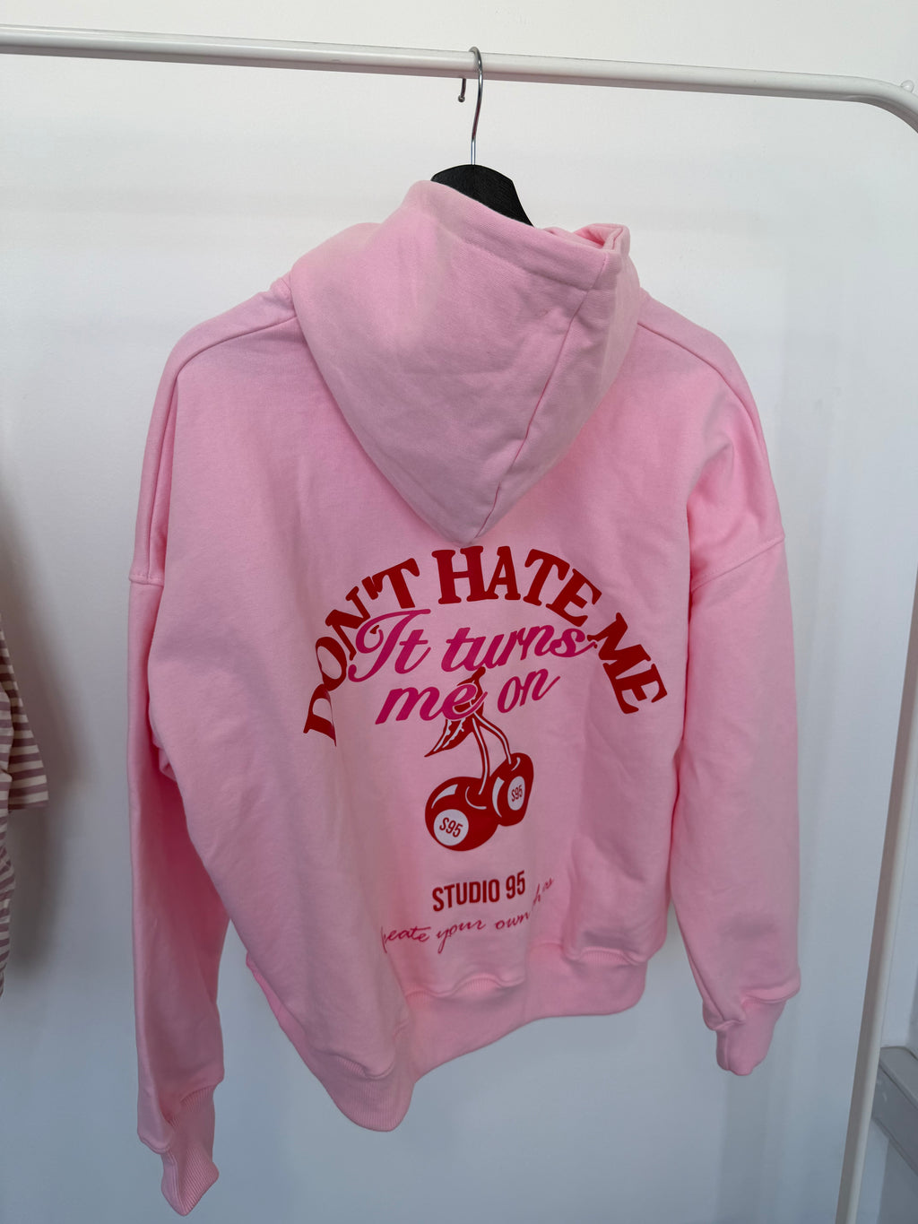 #60 CHERRY HOODIE (S/M)