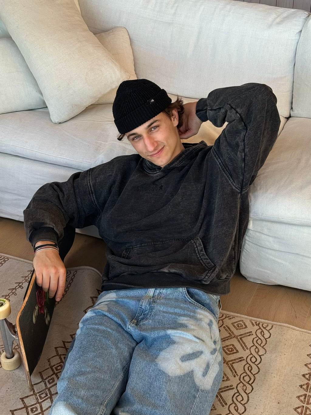 CLASSIC HOODIE (STONE WASHED)