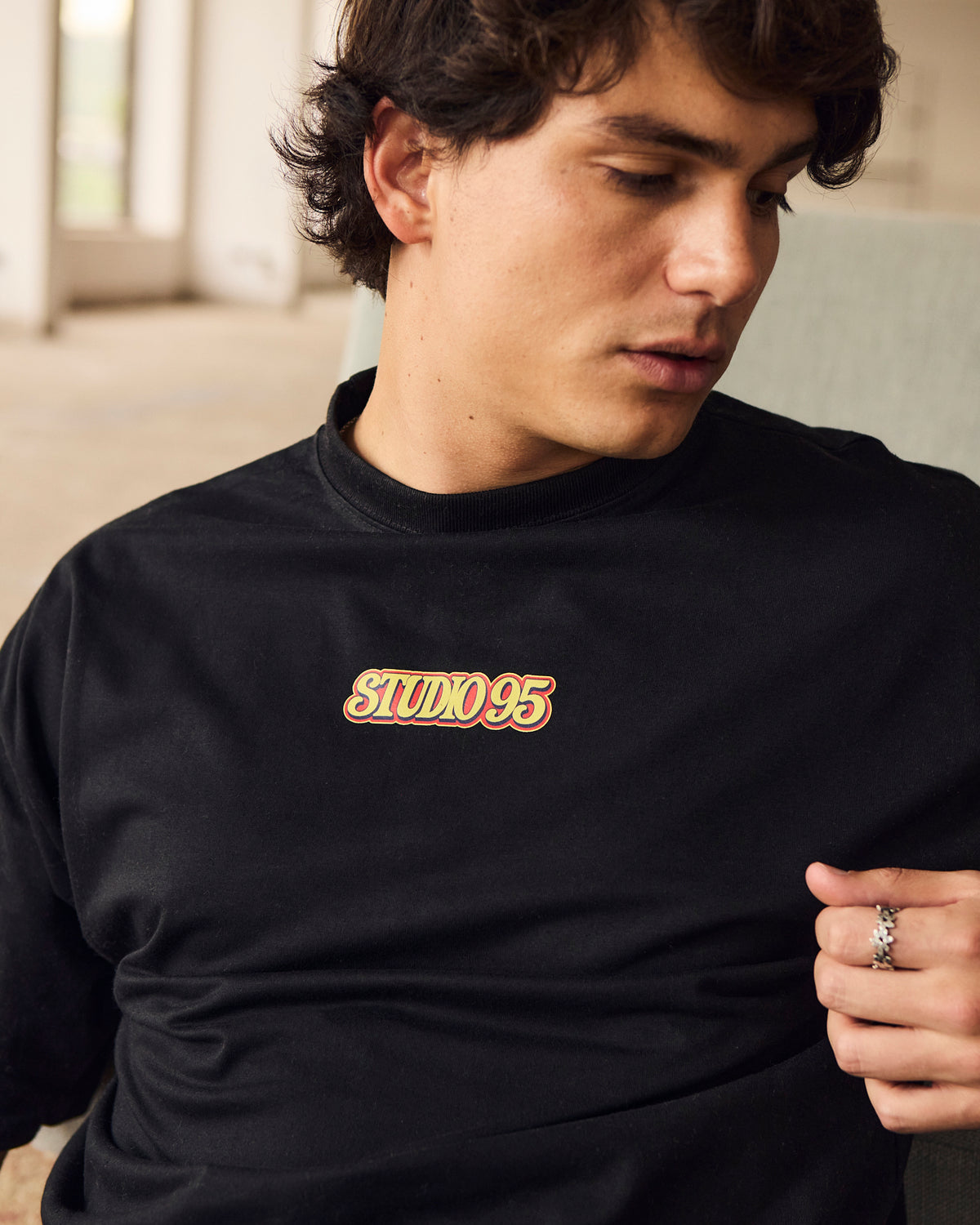 CRAFTED TEE (NEGRA)